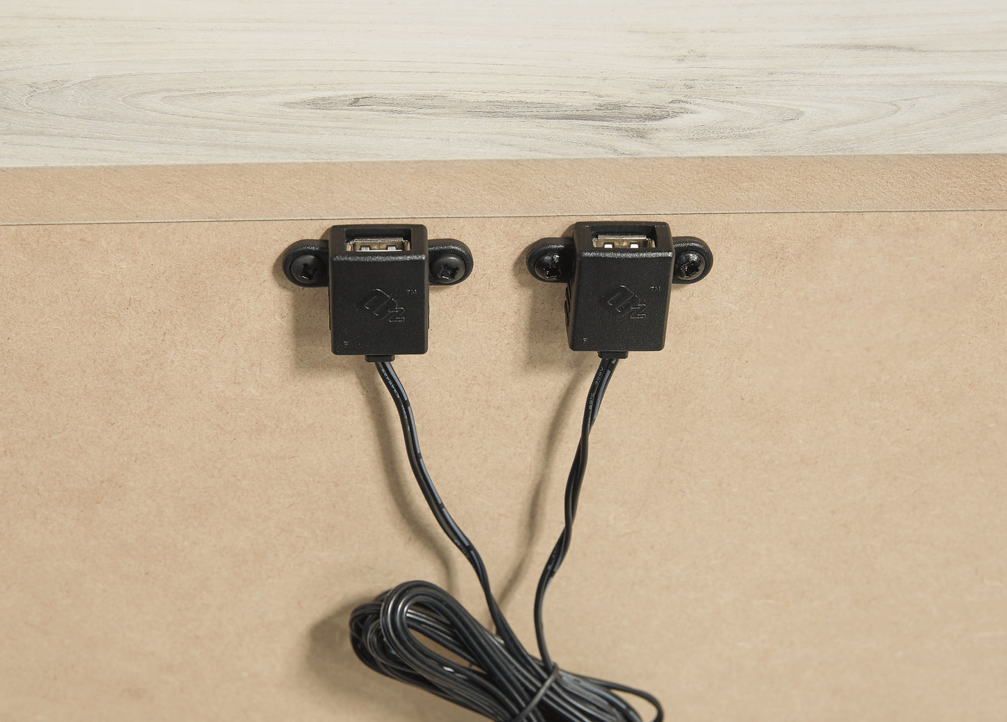 Mesita de noche Cambeck de dos cajones