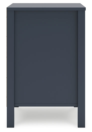 Mesita de noche Simmenfort de dos cajones