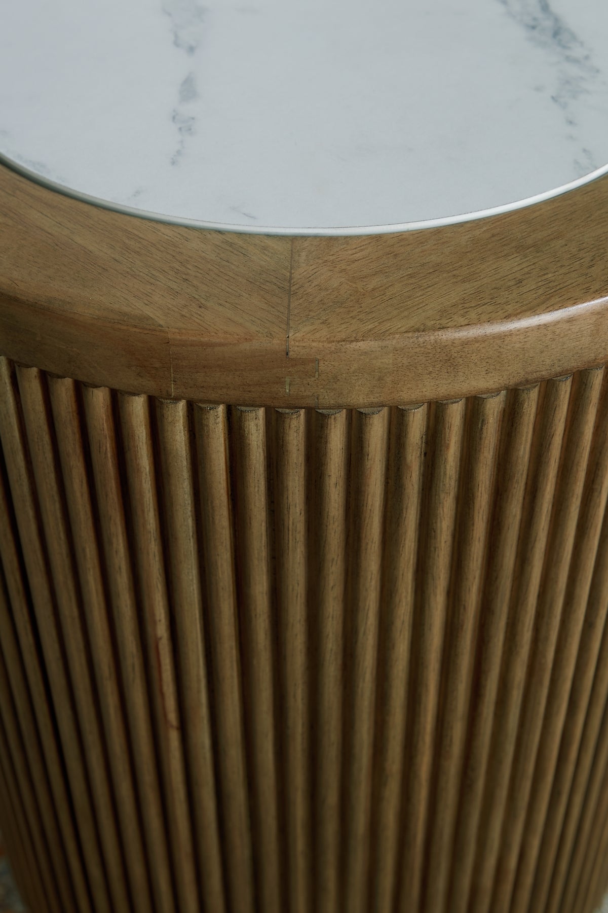 Mesa auxiliar redonda Camdill