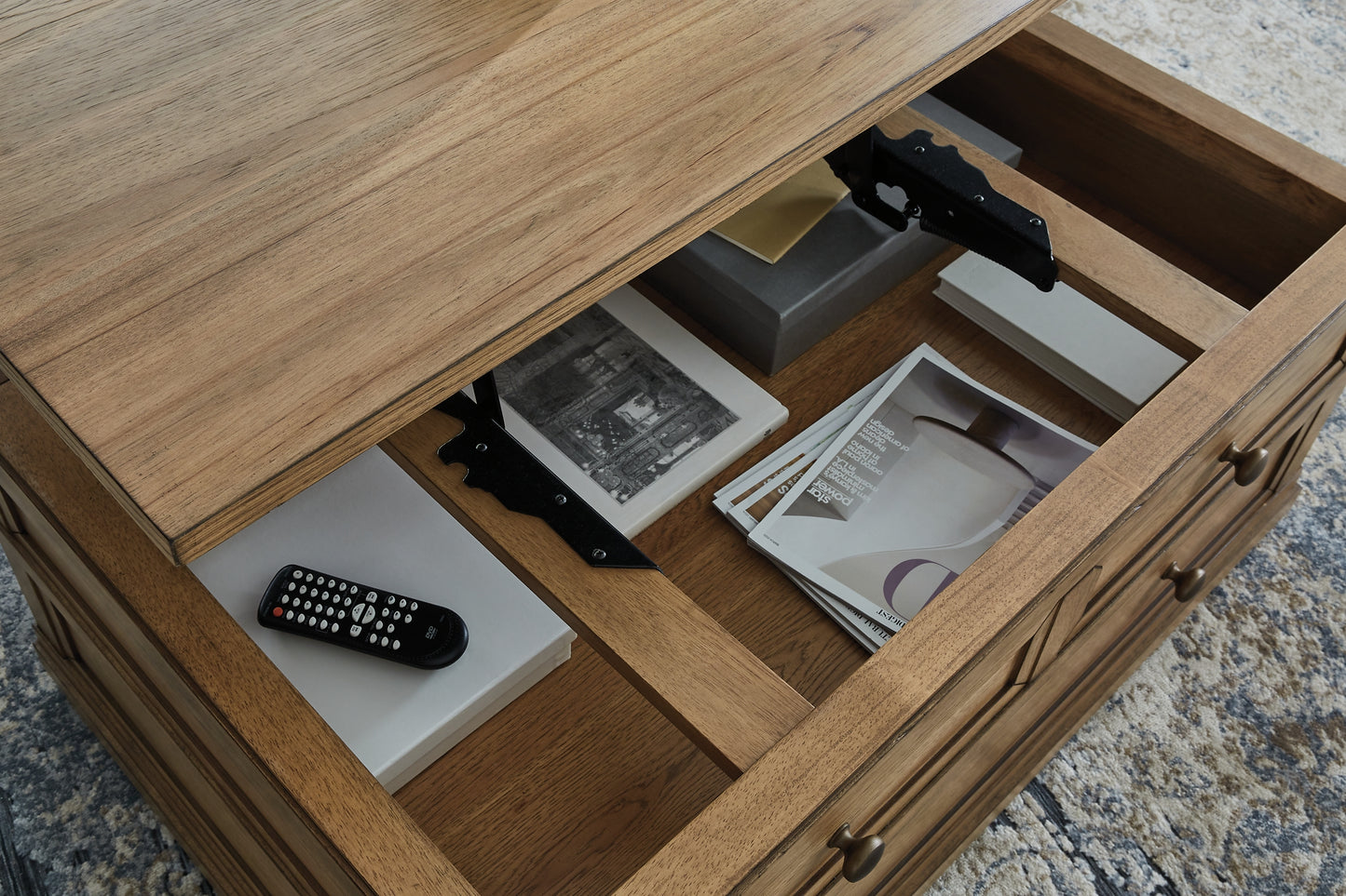 Mesa de cóctel elevable Sharlance