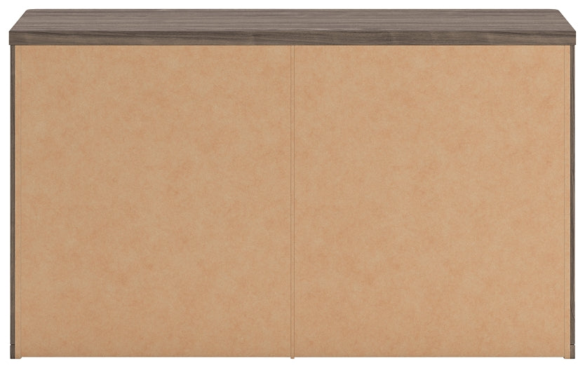 Cómoda Kendanport de seis cajones