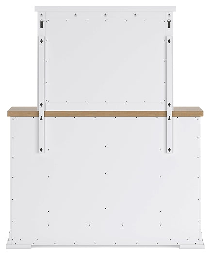 Cama Ashbryn California King con panel de almacenamiento y tocador con espejo