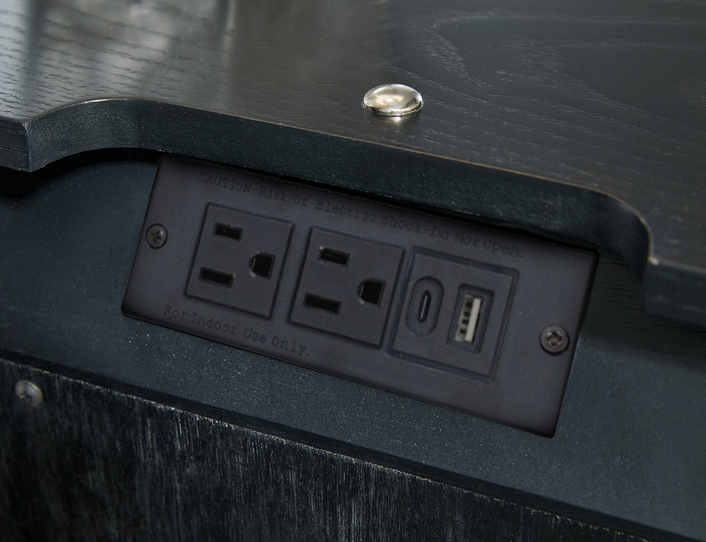 Cama Rowanbeck Queen tapizada con cabecero, tocador con espejo y mesita de noche