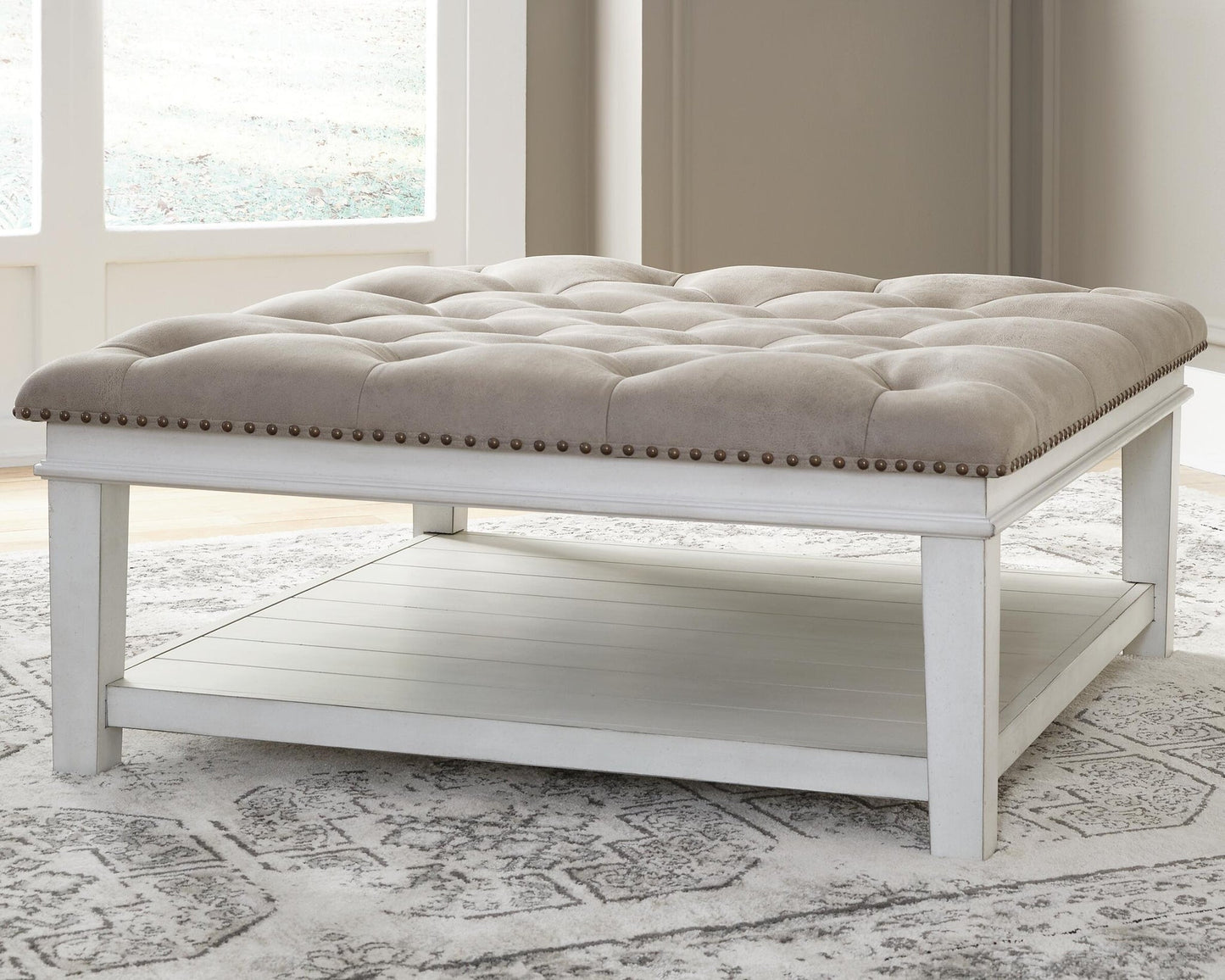 Mesa de cóctel otomana Kanwyn UPH