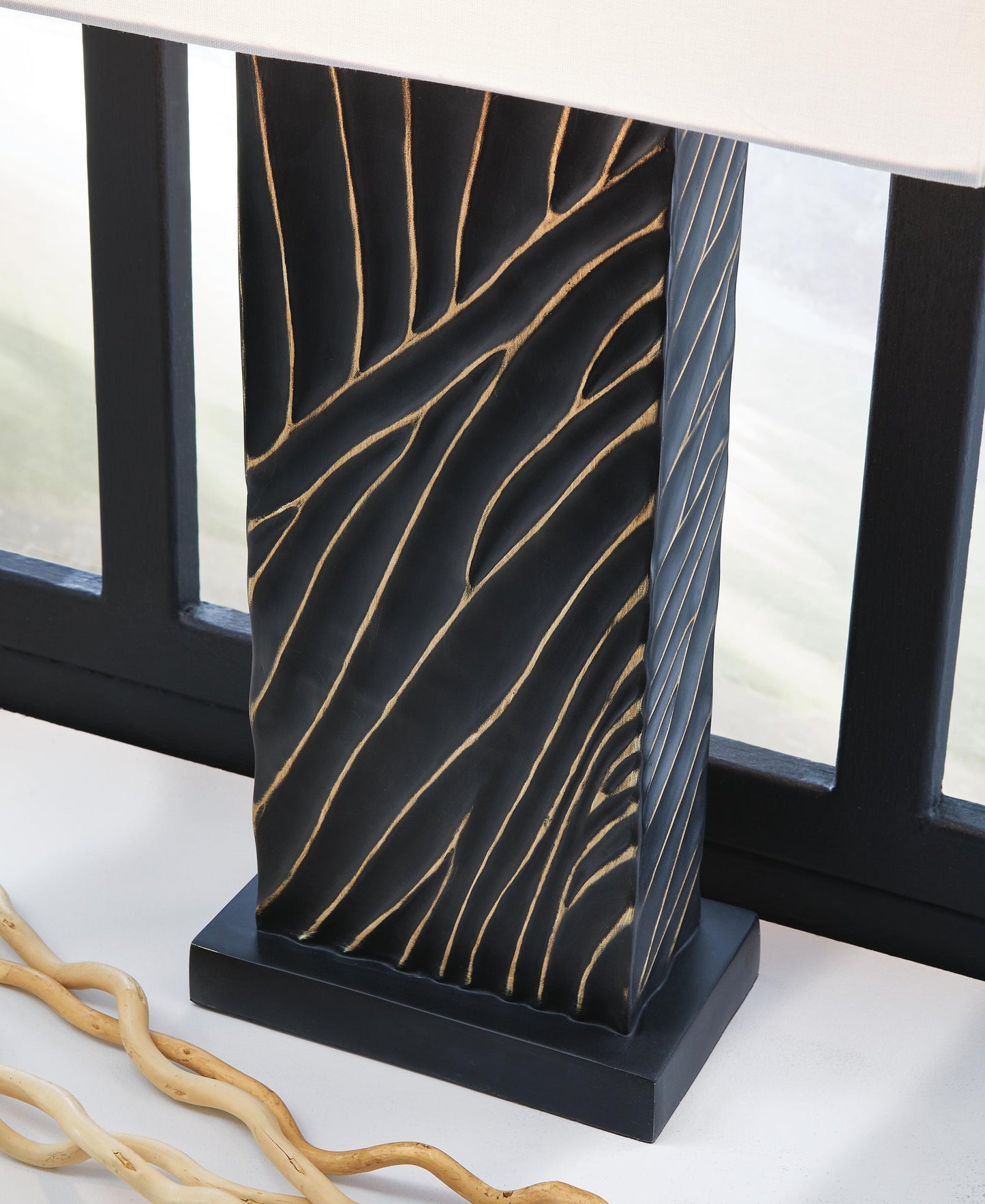 Lámpara de mesa Bartlen Poly (1/CN)