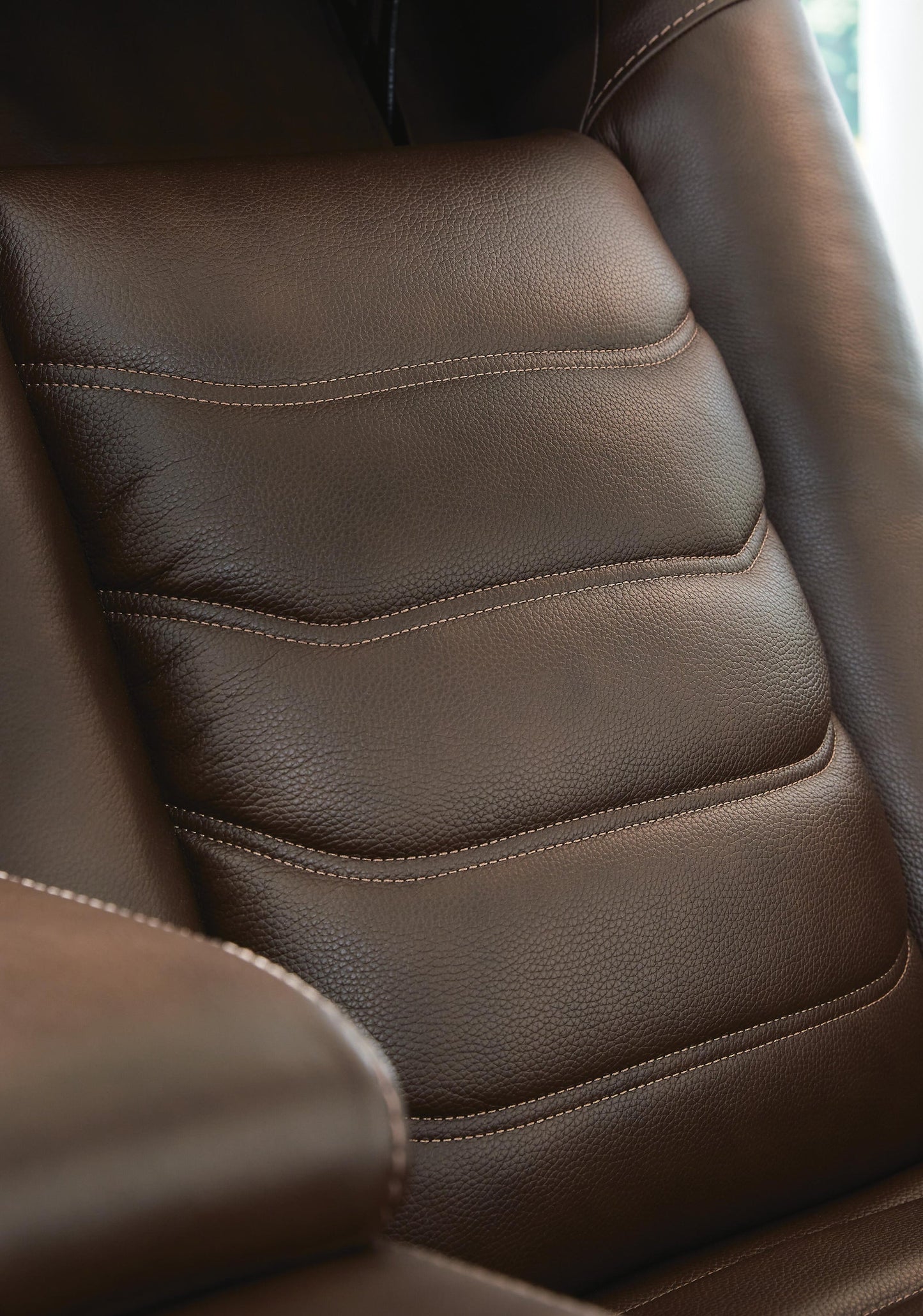 Sillón reclinable eléctrico de alto impacto con reposacabezas ajustable