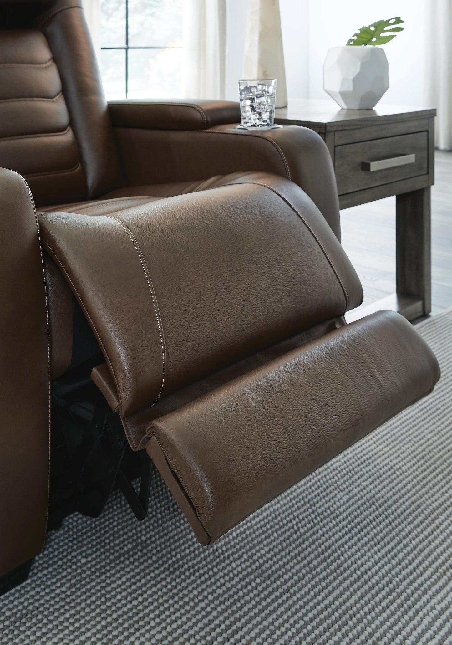 Sillón reclinable eléctrico de alto impacto con reposacabezas ajustable