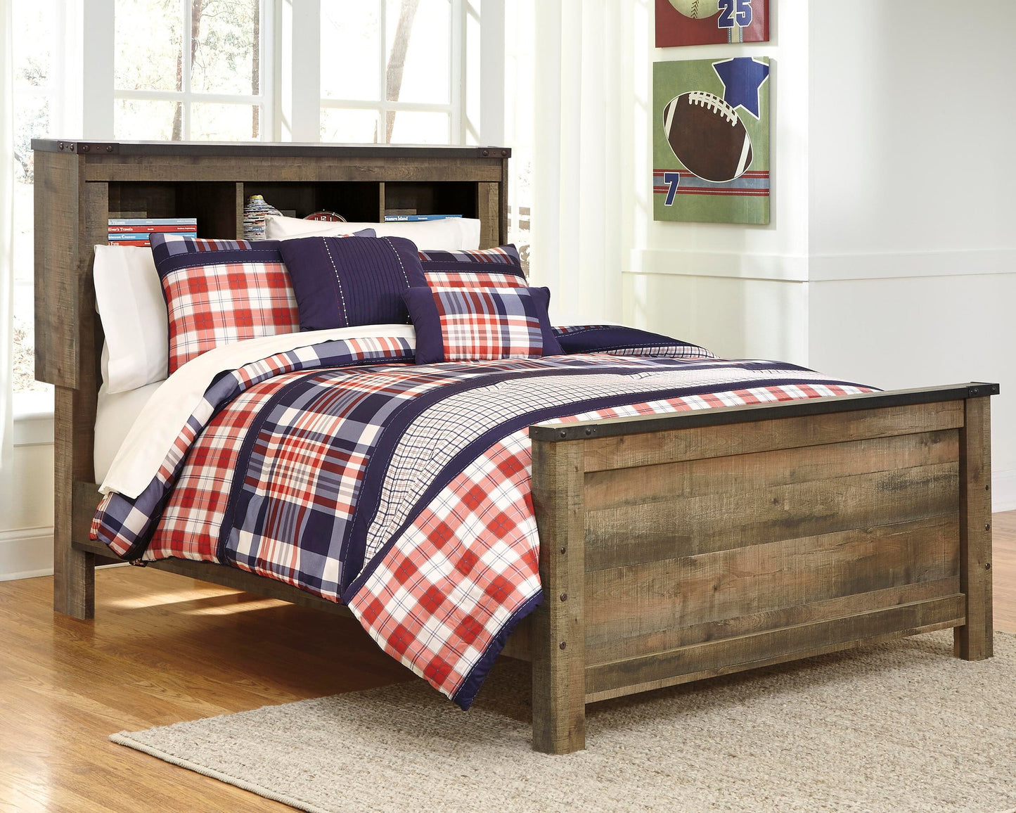 Cama con cabecero y estantería Trinell de tamaño completo