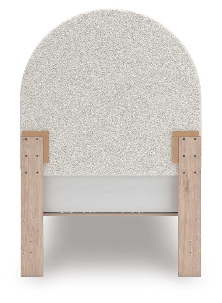 Cama doble tapizada con panel Arloster