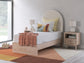 Cama doble tapizada con panel Arloster