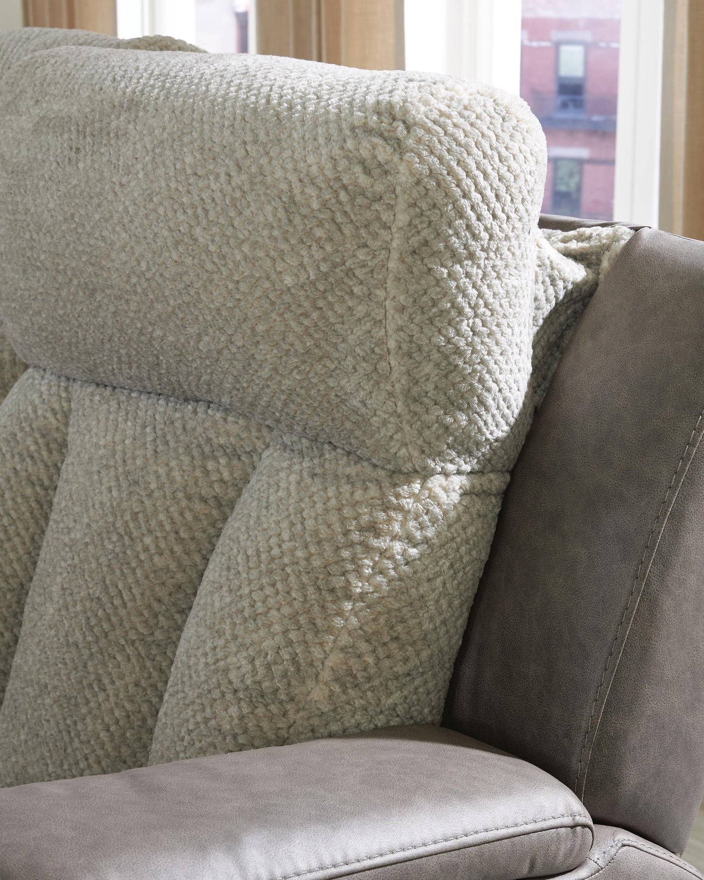 Sillón reclinable eléctrico WhipLash con reposacabezas ajustable