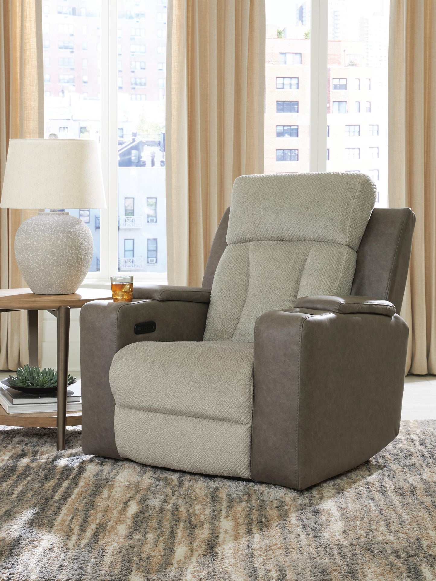 Sillón reclinable eléctrico WhipLash con reposacabezas ajustable