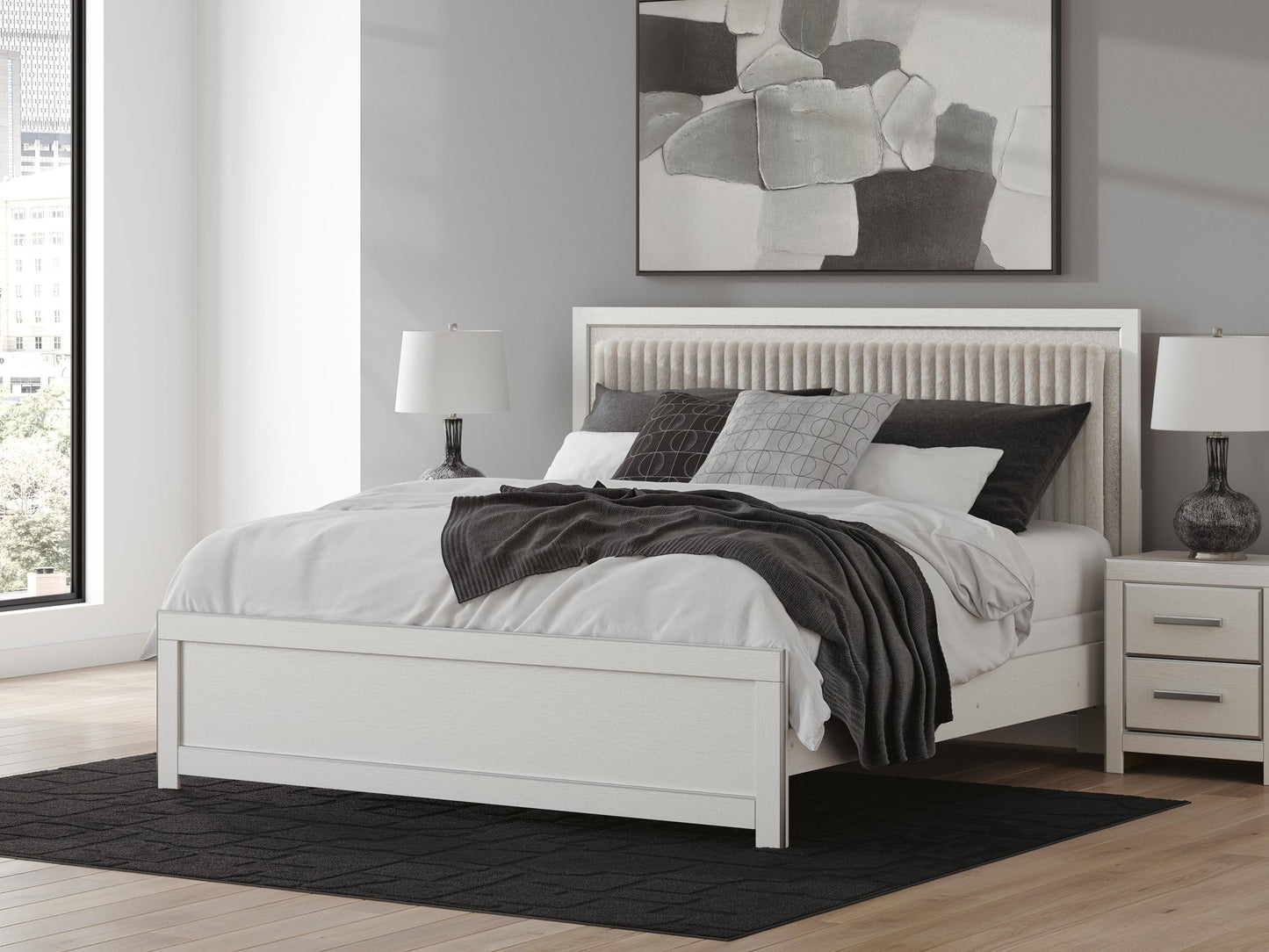 Cama tapizada Zuraleus King con panel