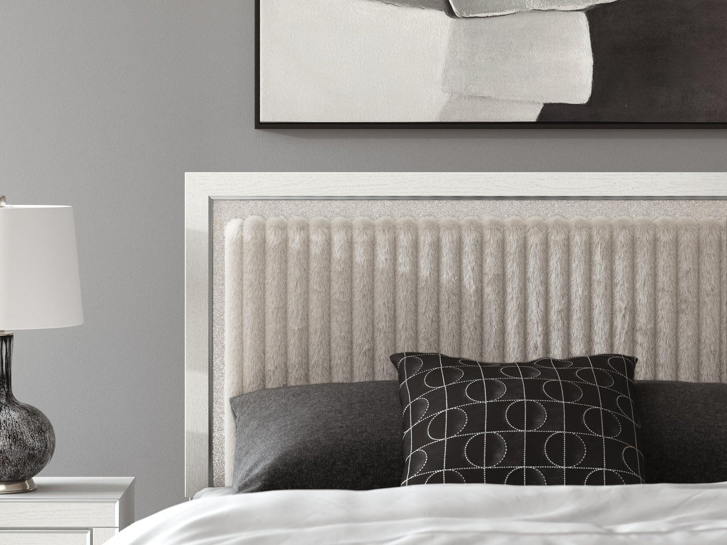 Cama tapizada Zuraleus Queen con panel