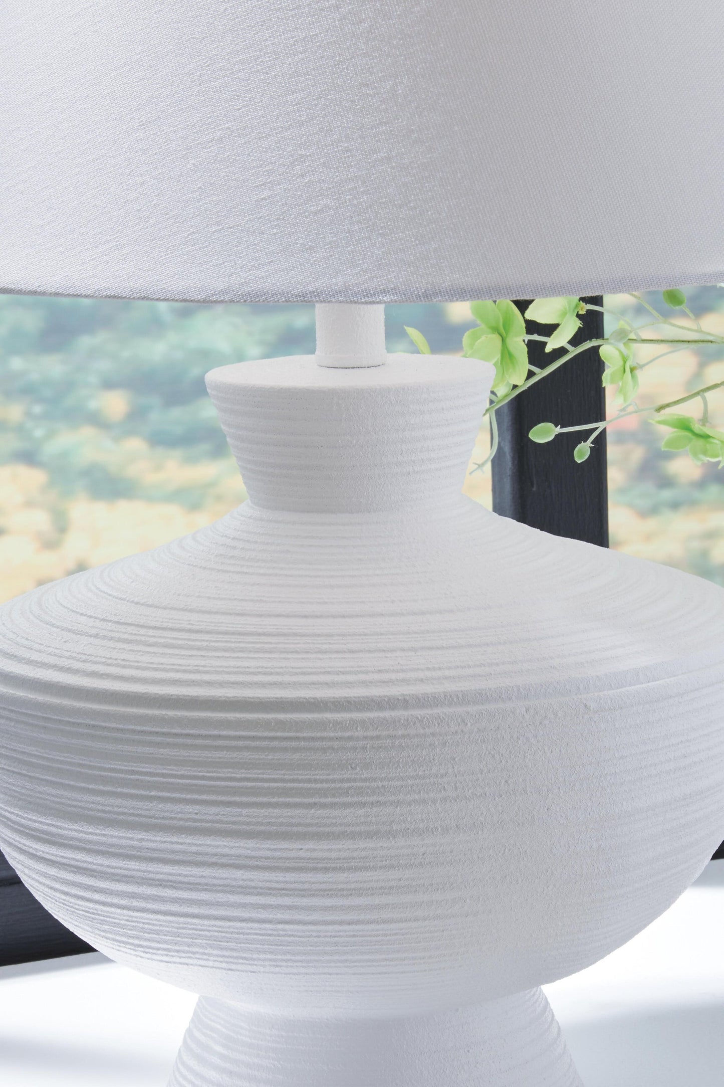 Lámpara de mesa Harelwood Poly (1/CN)
