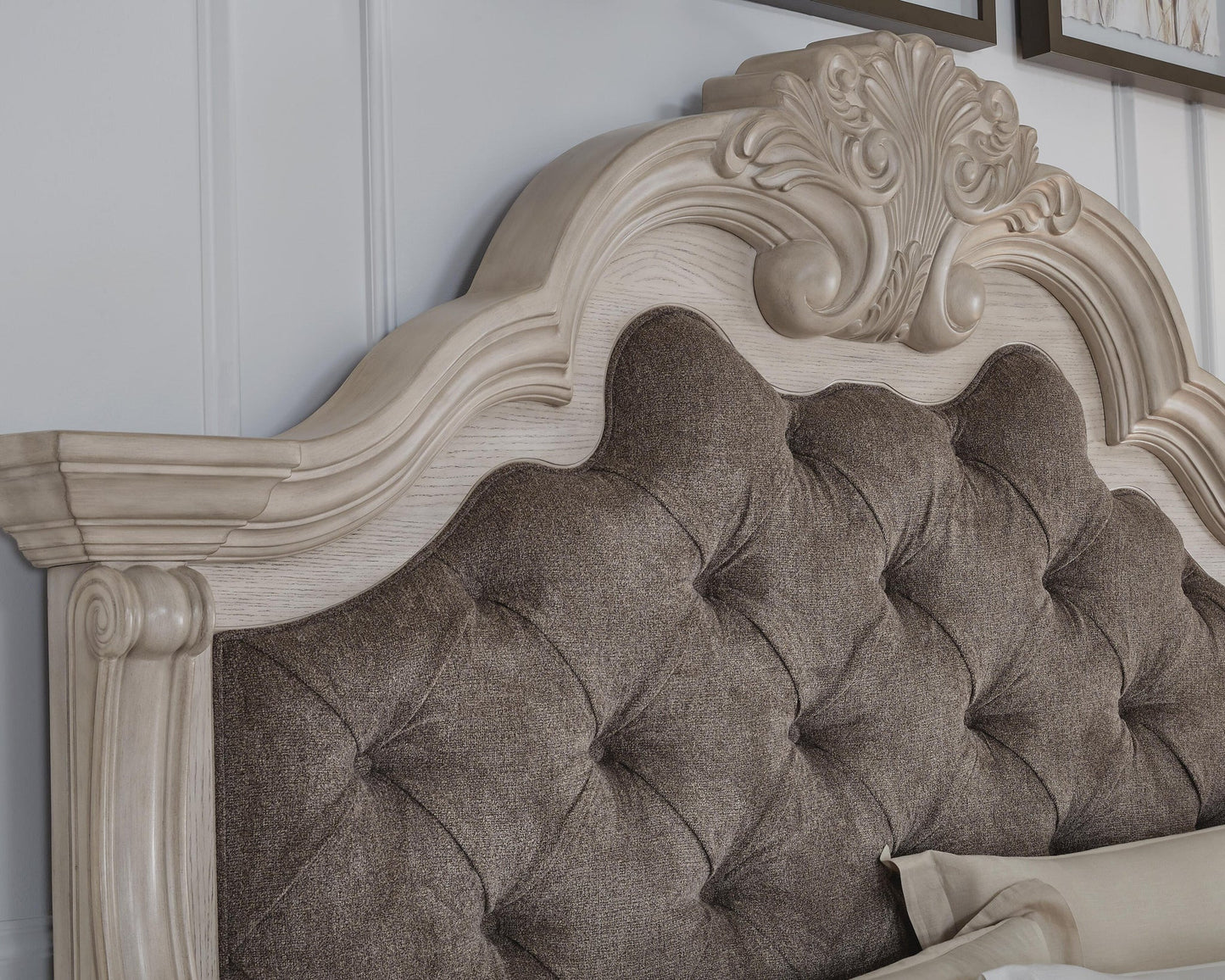 Cama con panel tapizado Bruchandi King