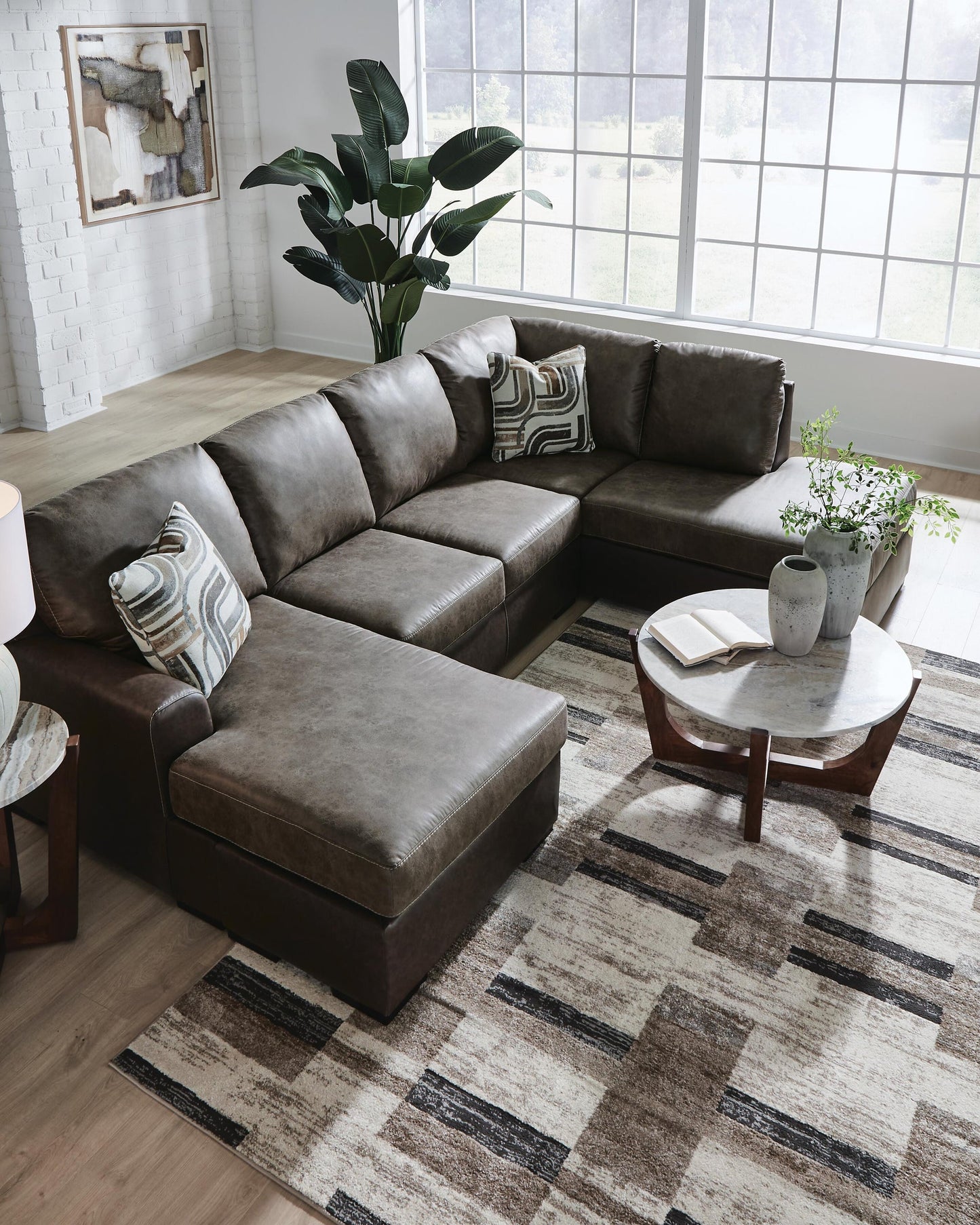 Sofá seccional de 2 piezas Castille Way con chaise longue