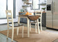 Mesa de comedor Woodanville y 2 sillas