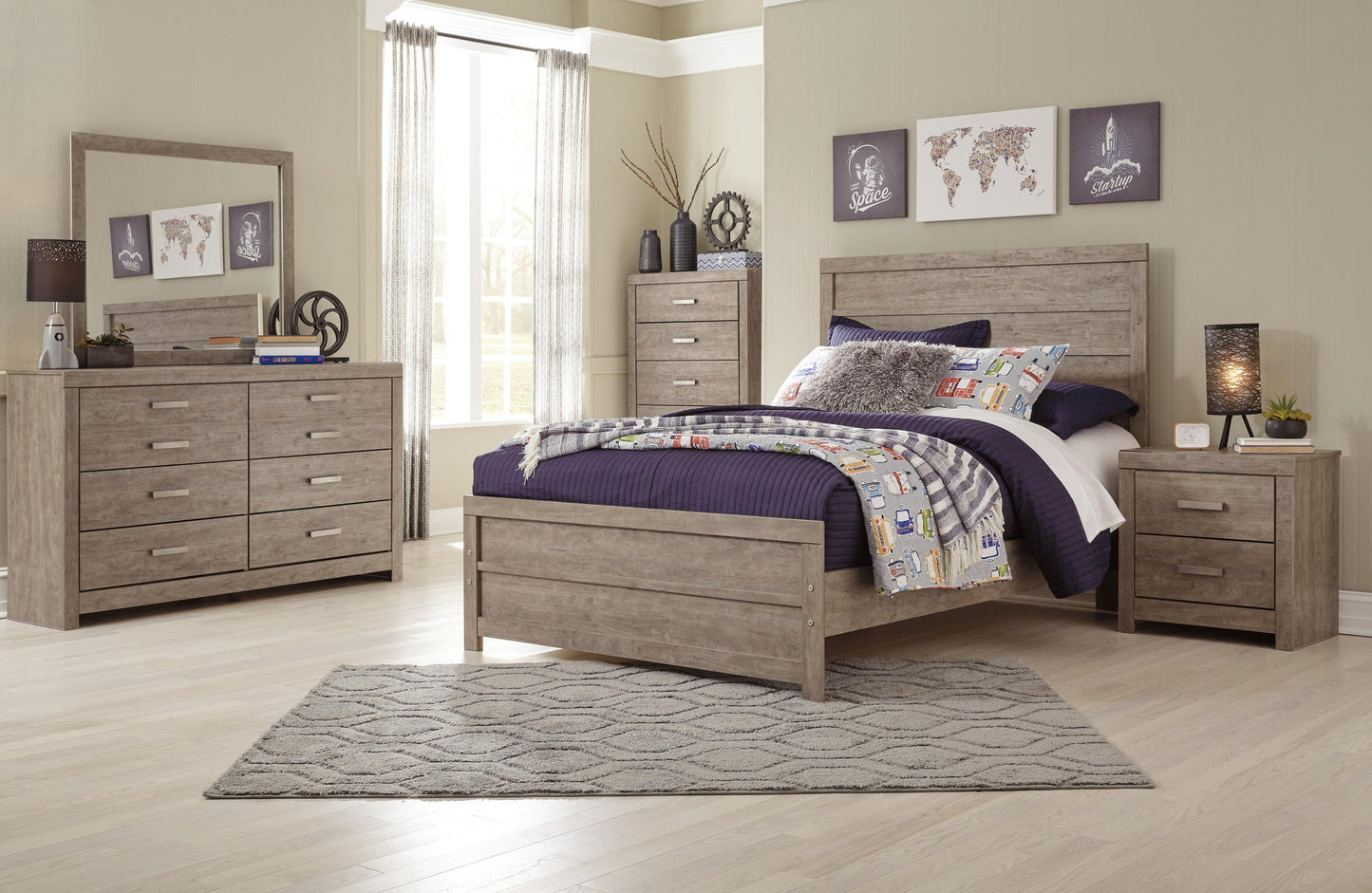 Cama Culverbach de tamaño completo con tocador con espejo, cómoda y mesita de noche