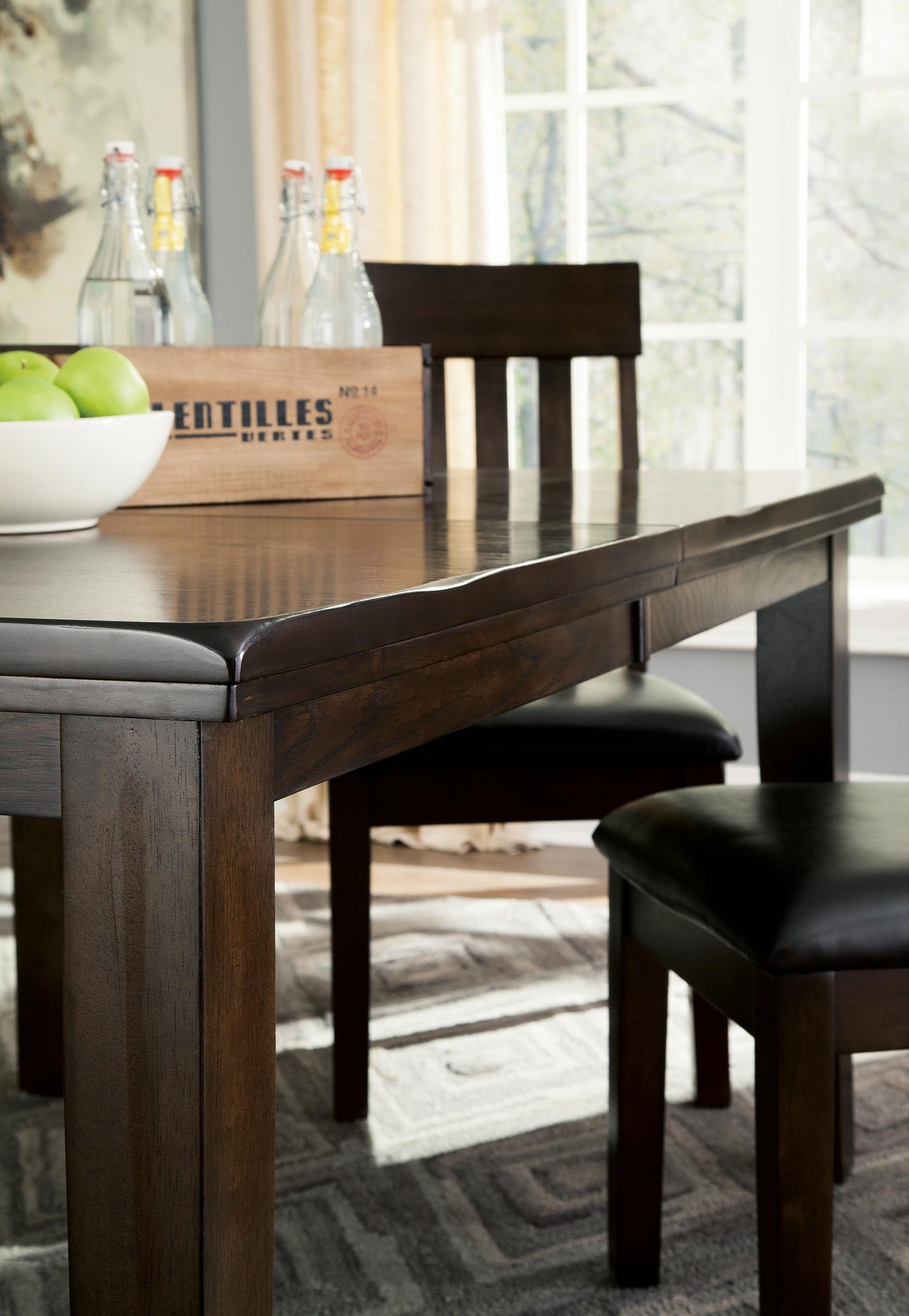 Mesa de comedor Haddigan y 4 sillas