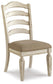 Mesa de comedor Realyn y 4 sillas