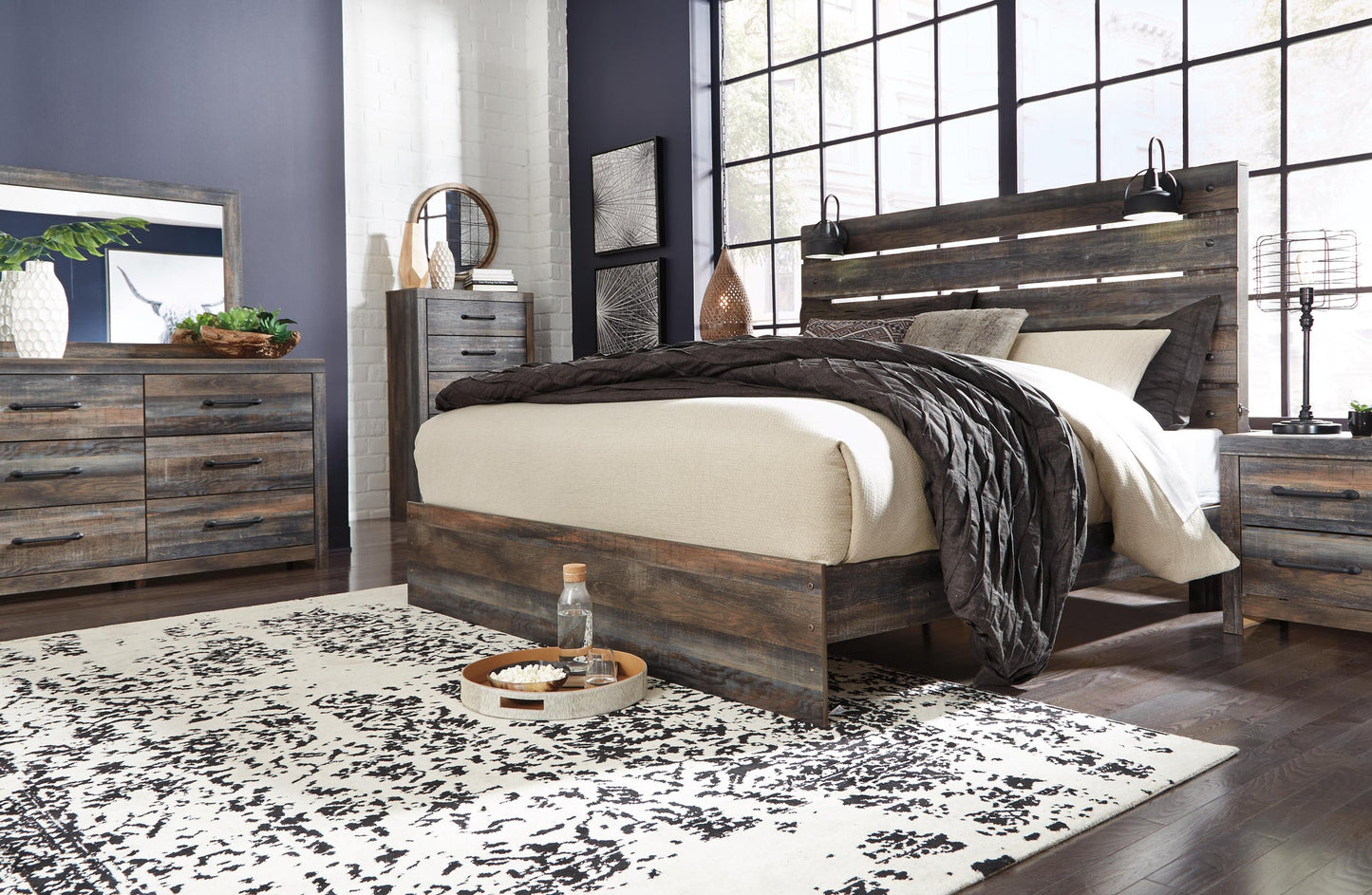 Cama Drystan tamaño King con cabecero, tocador con espejo, cómoda y mesita de noche