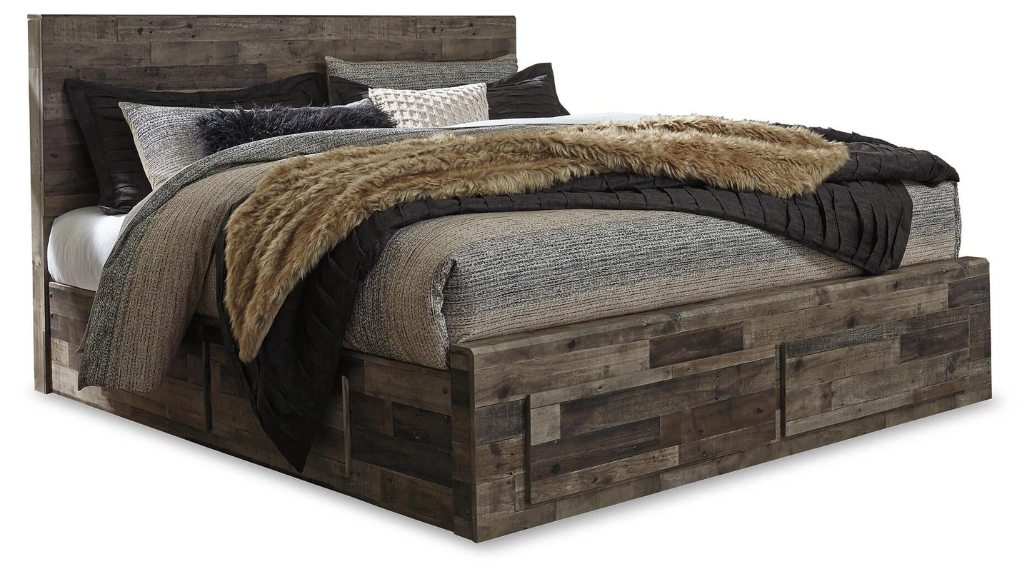 Cama Derekson tamaño King con cabecero y cuatro cajones, tocador con espejo, cómoda y mesita de noche.