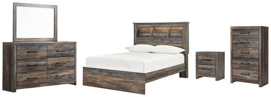 Cama Drystan de tamaño completo con estantería, tocador con espejo, cómoda y mesita de noche.