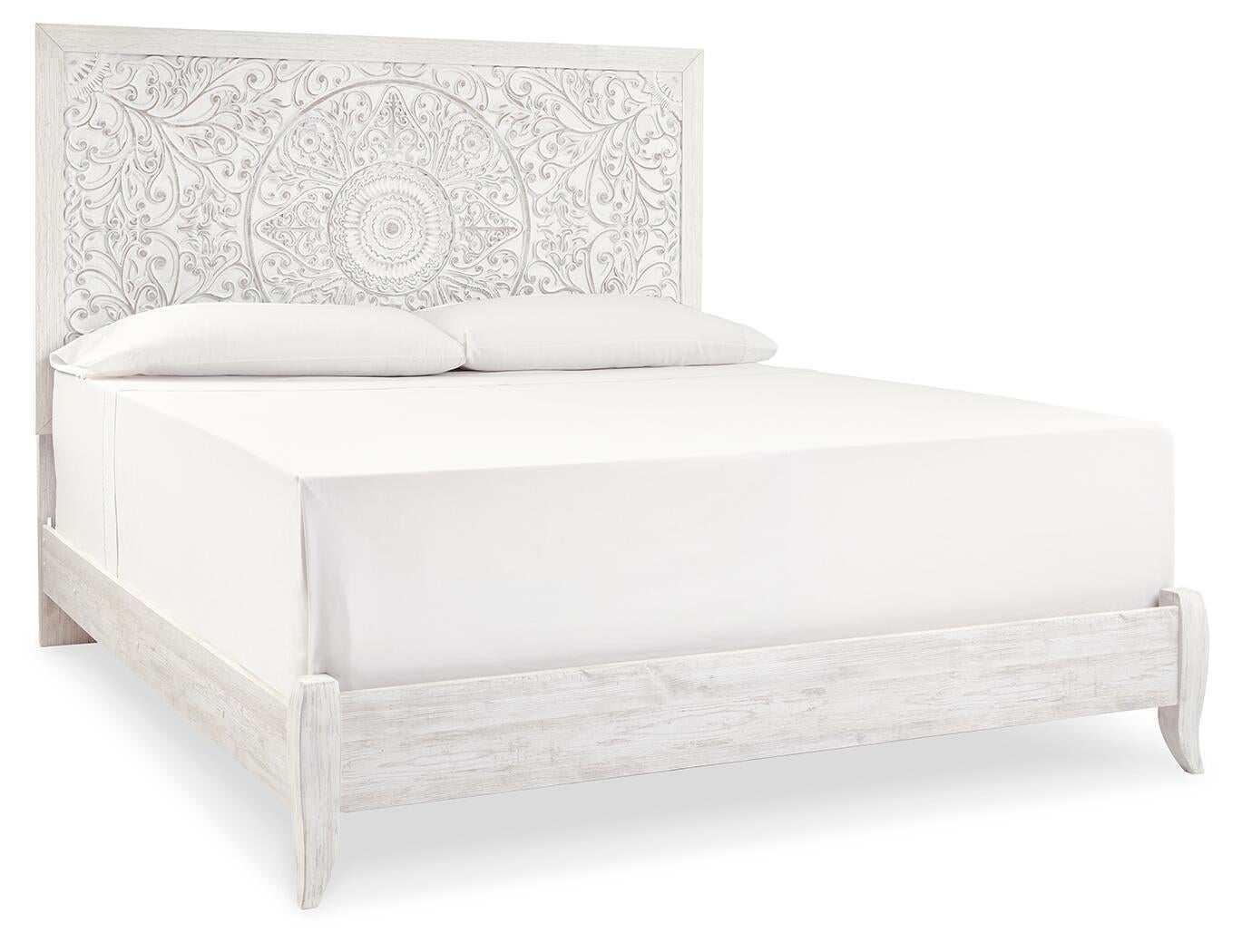 Cama Paxberry tamaño King con cabecero, tocador con espejo, cómoda y mesita de noche