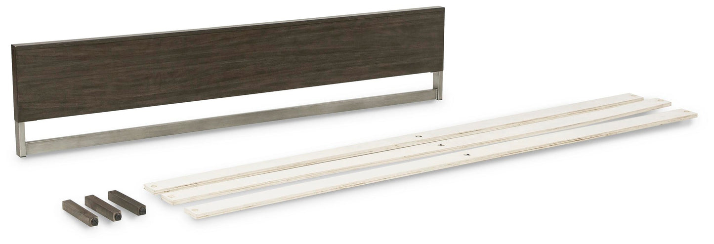 Cama Arkenton King con cabecero y tocador con espejo
