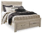 Cama Bellaby Queen con plataforma, dos cajones de almacenamiento, tocador con espejo y mesita de noche.