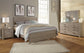 Cama Culverbach King con cabecero y tocador con espejo