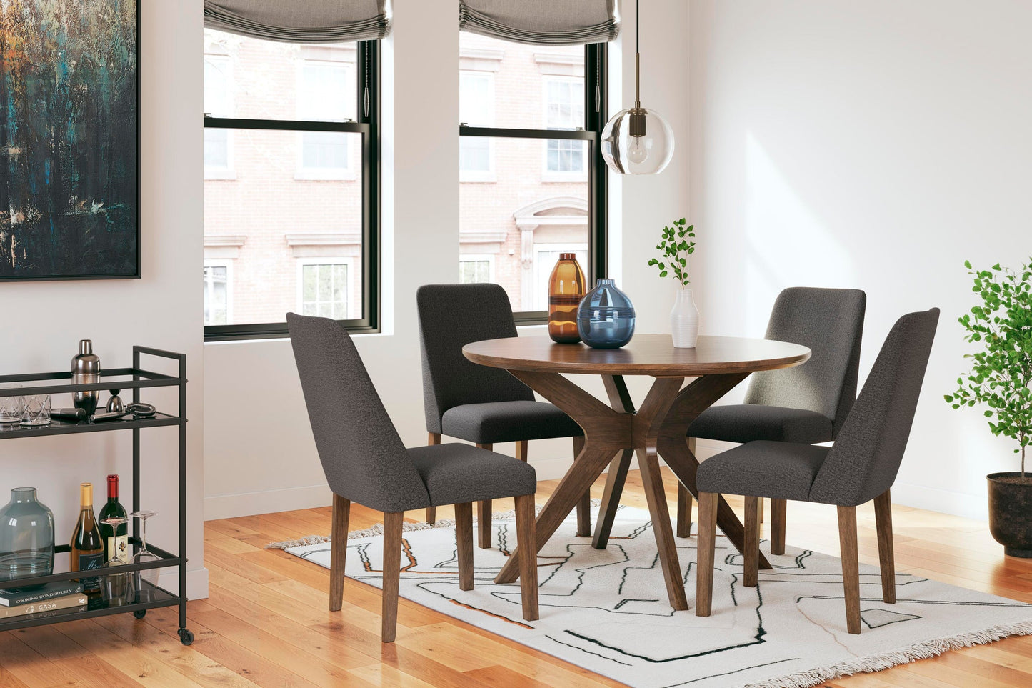 Mesa de comedor Lyncott y 4 sillas
