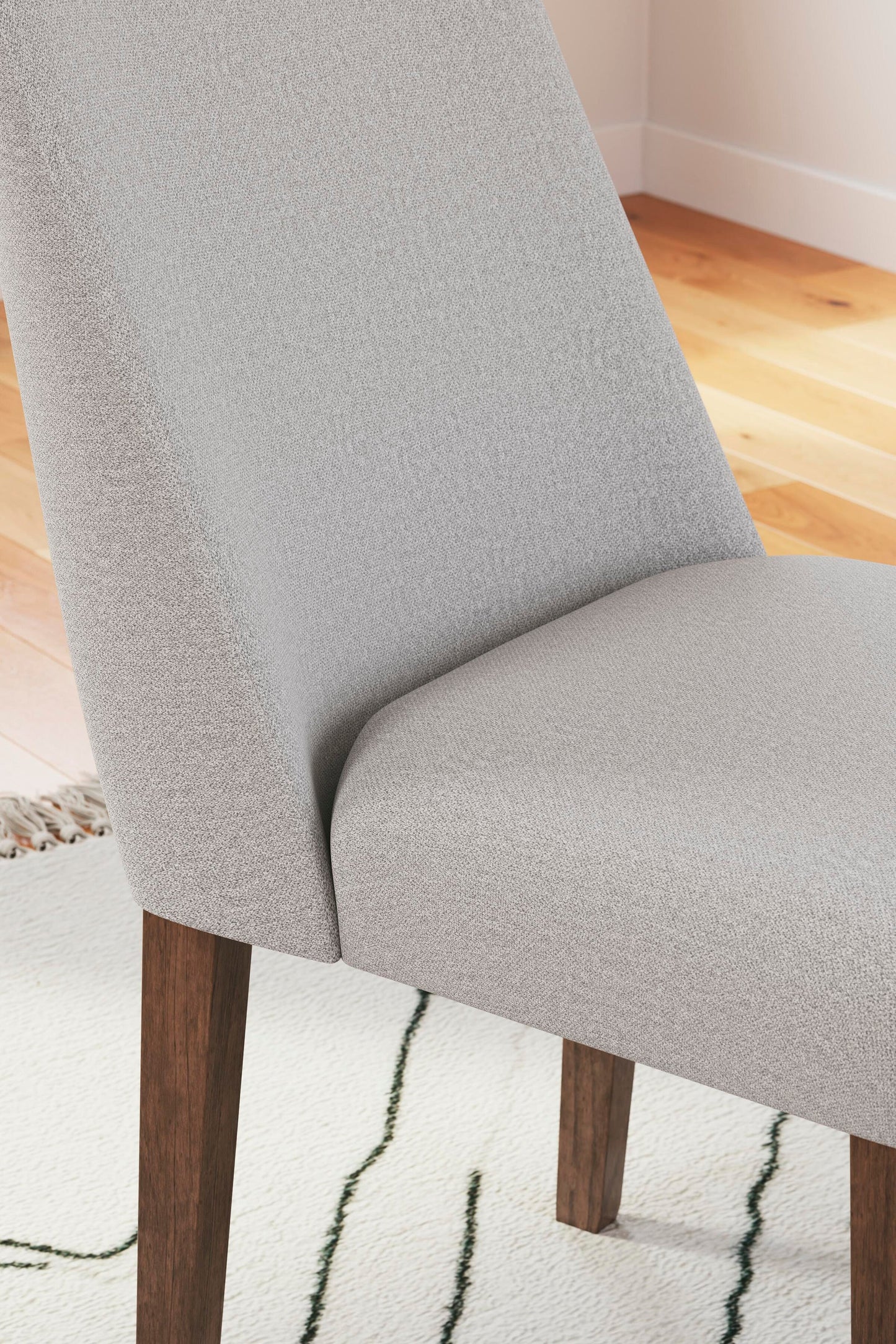 Mesa de comedor Lyncott y 4 sillas