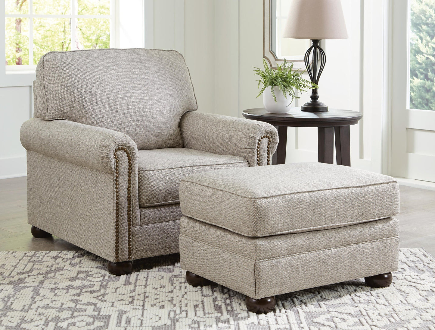 Sillón y otomana Gaelon