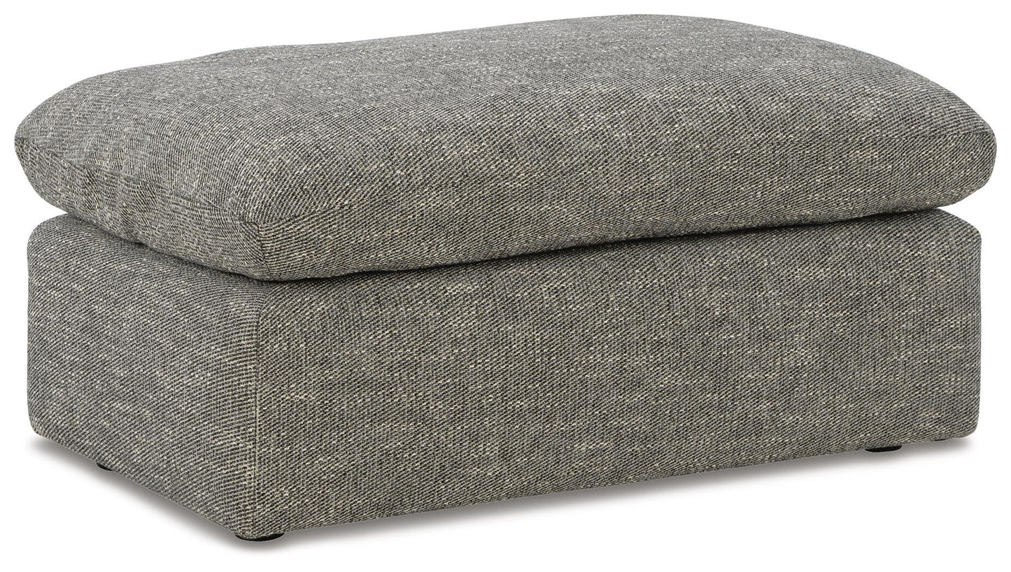 Sillón y otomana dramáticos