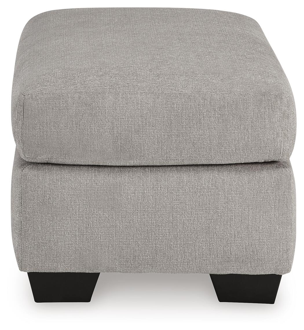 Sillón y otomana Avenal Park