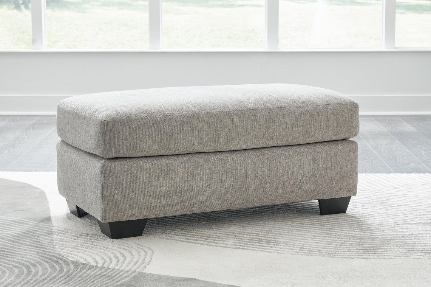 Sillón y otomana Avenal Park