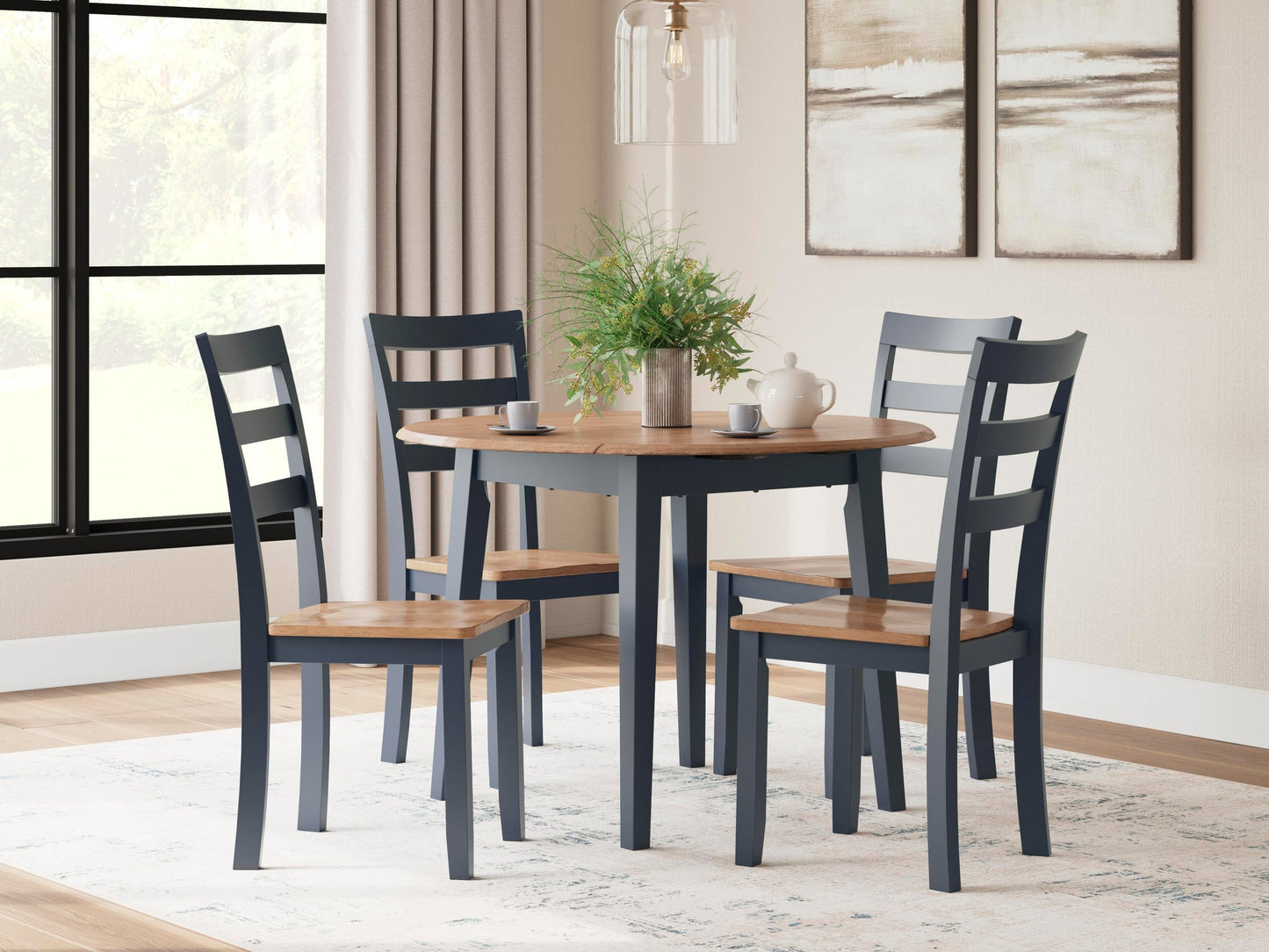 Mesa de comedor Gesthaven y 4 sillas