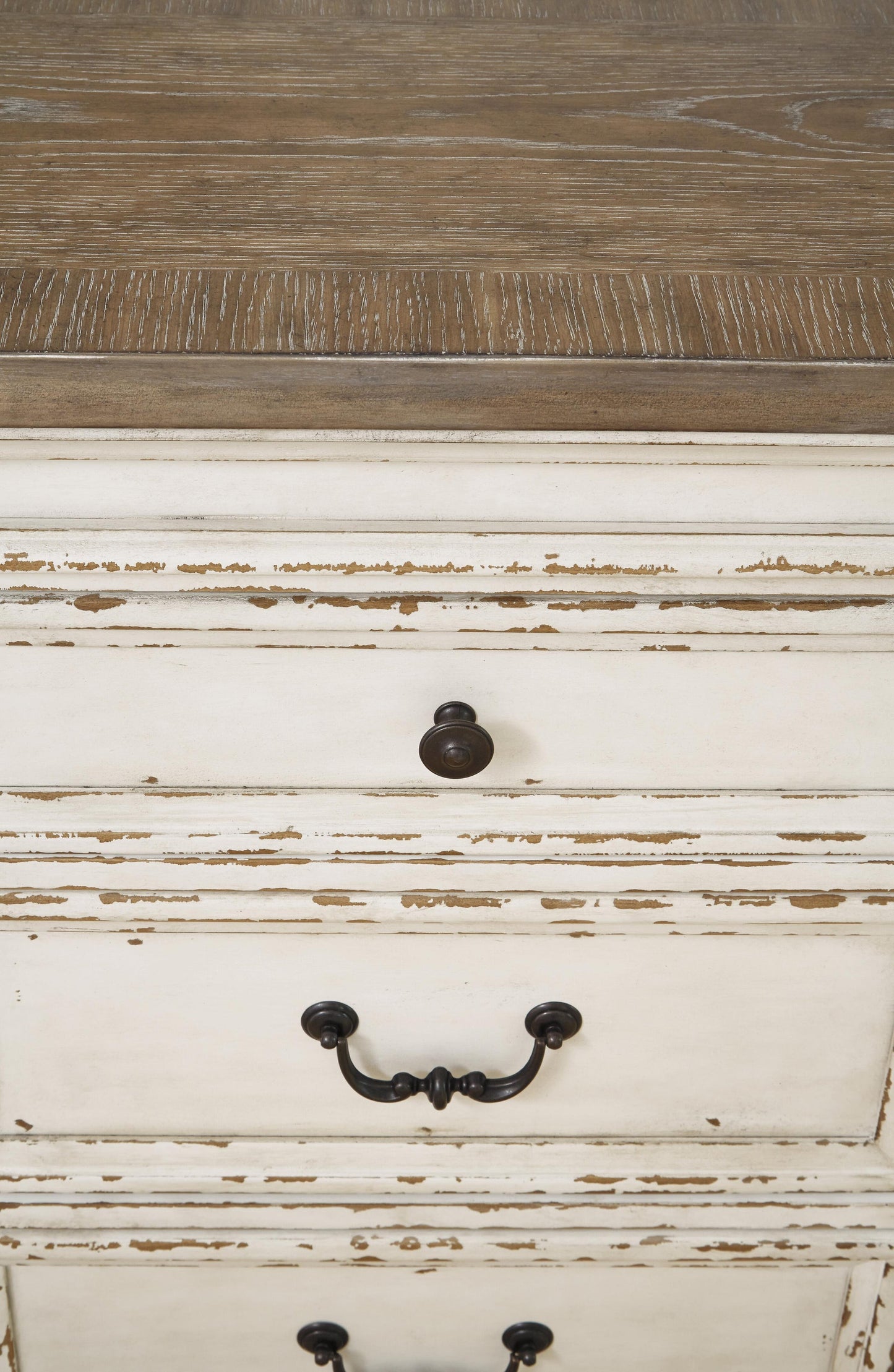 Mesa de comedor Realyn y 6 sillas